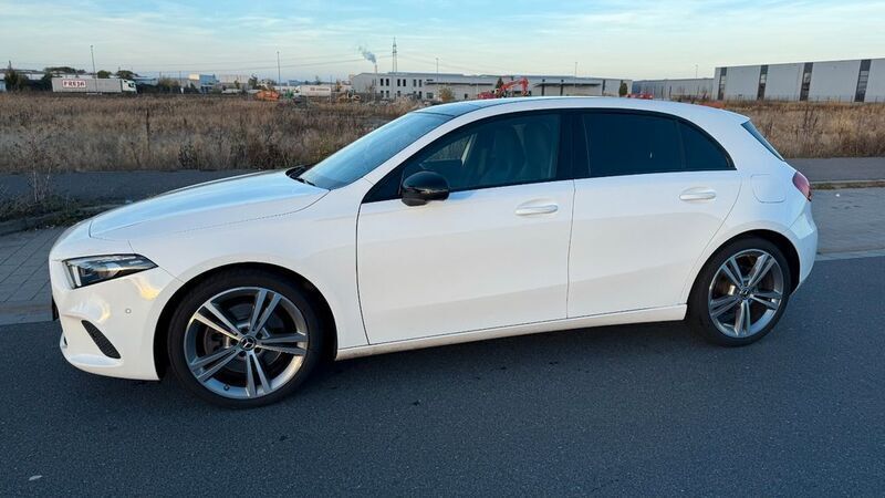 Weiß Gebraucht 2021 Mercedes A250 Limousine | 23.999 € (Superpreis) - Bild 1/4