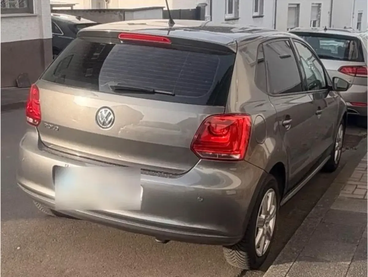 Gebraucht VW Polo 75 PS (55 kW) 2011 Grau Kleinwagen