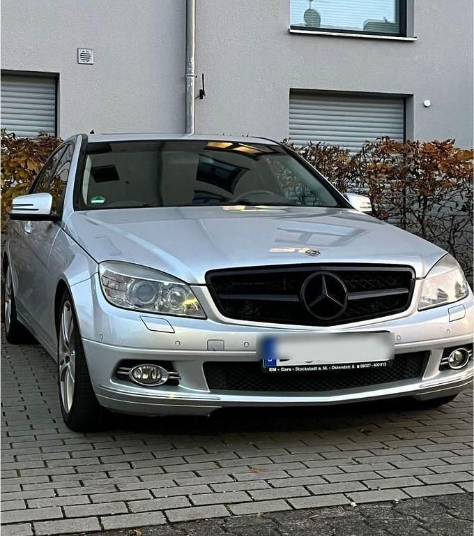 Silber Gebraucht 2010 Mercedes C350 Limousine | 13.299 € (Teuer) - Bild 1/4