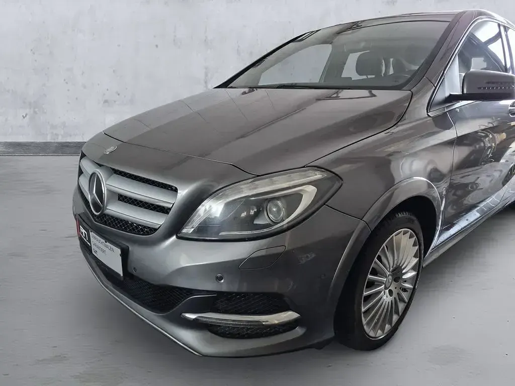 Gebraucht Mercedes B200 156 PS (114 kW) 2016 Grau Kleinwagen