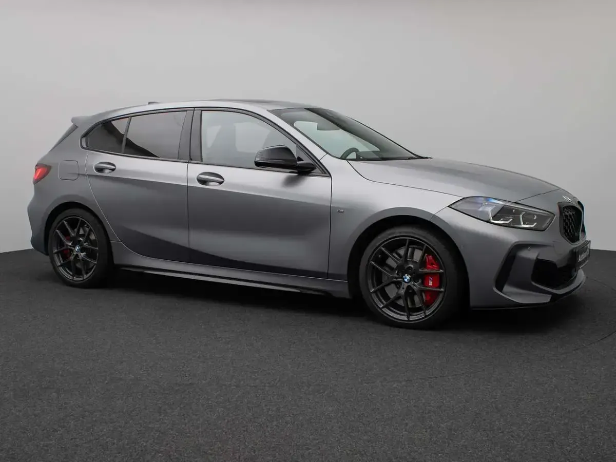 Gebraucht BMW 135 306 PS (225 kW) 2023 Individual frozen pure greyc Kleinwagen