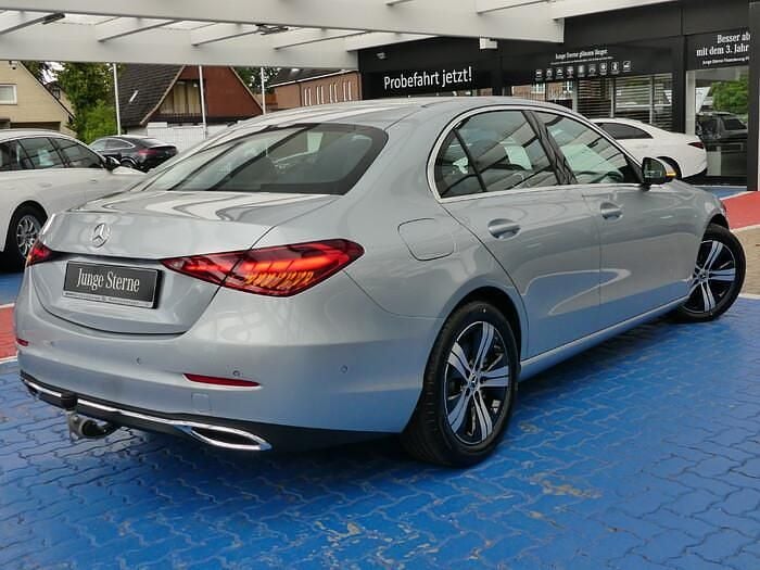 Gebraucht Mercedes C200 Avantgarde 204 PS (150 kW) 2024 Metalliclack hightechsilber Limousine