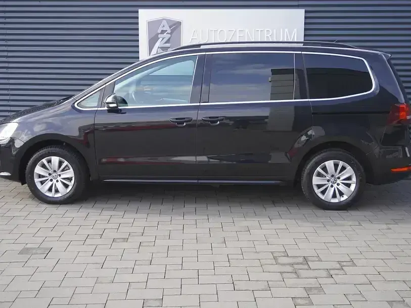 Second-hand VW Sharan 150 CP (110 kW) 2020 Negru Monovolum