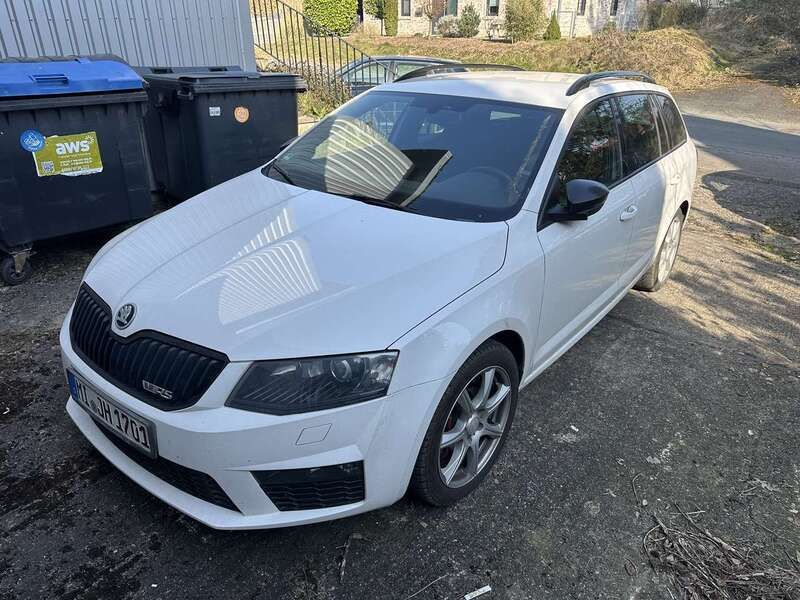 Weiß Gebraucht 2015 Skoda Octavia RS Kombi | 9.900 € (Superpreis) - Bild 1/2