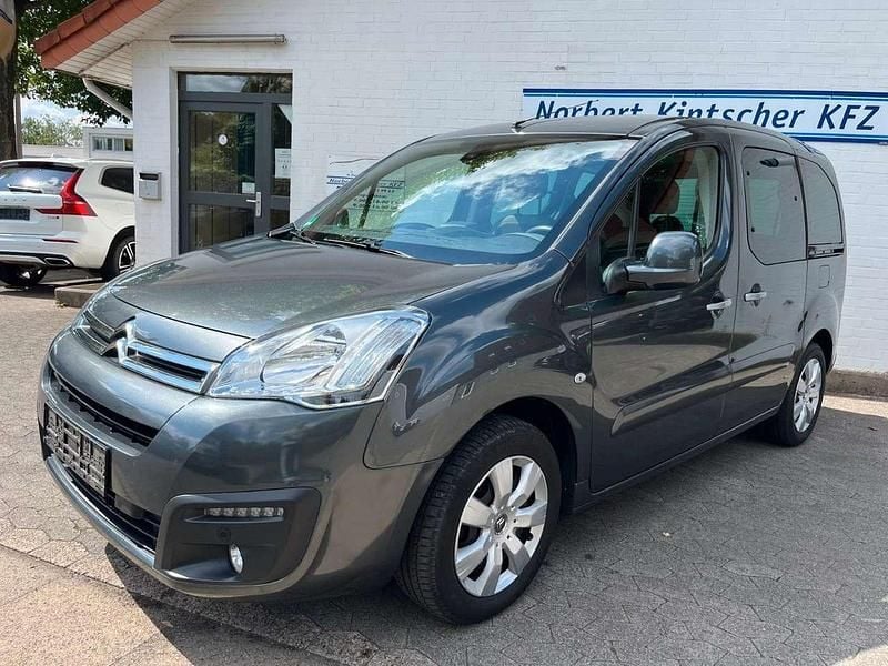 Grau Gebraucht 2016 Citroën Berlingo SELECTION Van / Kleinbus | 9.900 € (Fairer Preis) - Bild 1/4