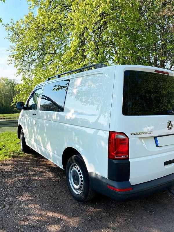 Weiß Gebraucht 2017 VW Transporter Van | 19.999 € (Teuer) - Bild 1/4