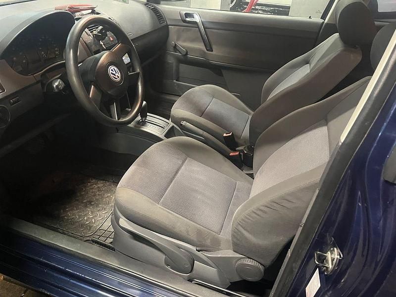 Second-hand VW Polo Basis 75 CP (55 kW) 2002 Albastru Hatchback