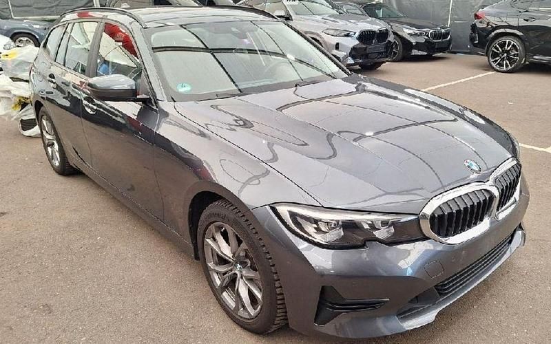Gebraucht BMW 320 190 PS (139 kW) 2022 Grau Kombi