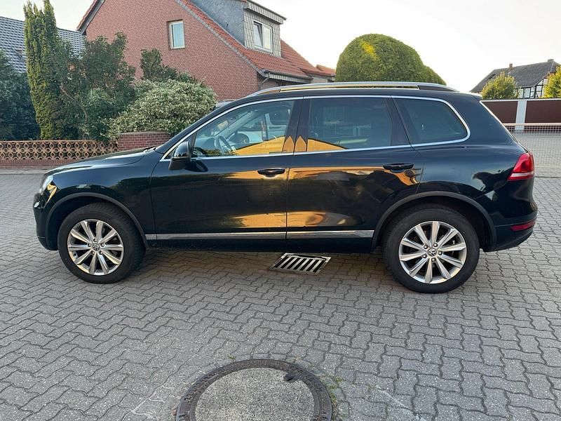 Schwarz Gebraucht 2013 VW Touareg SUV | 10.900 € (Guter Preis) - Bild 1/4