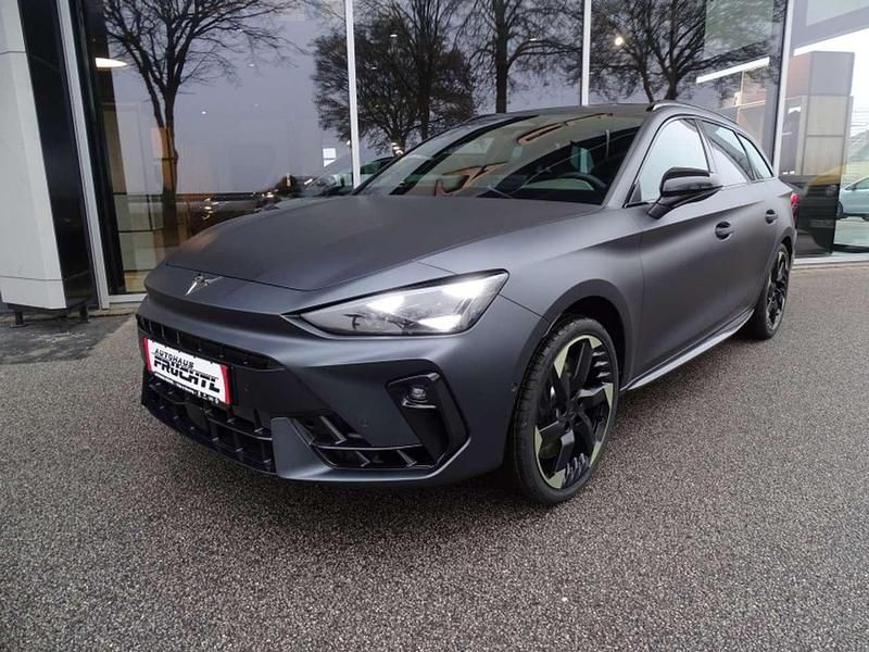 Neu Cupra Leon VZ 333 PS (244 kW) 2026 Magnetic grau matt Kombi