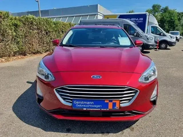 Gebraucht Ford Focus Cool & Connect 101 PS (74 kW) 2019 Rot Limousine