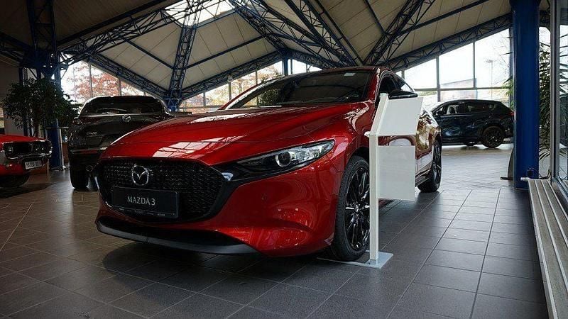 Soul red crystal m Neu 2025 Mazda 3 Limousine | 27.990 € - Bild 1/4
