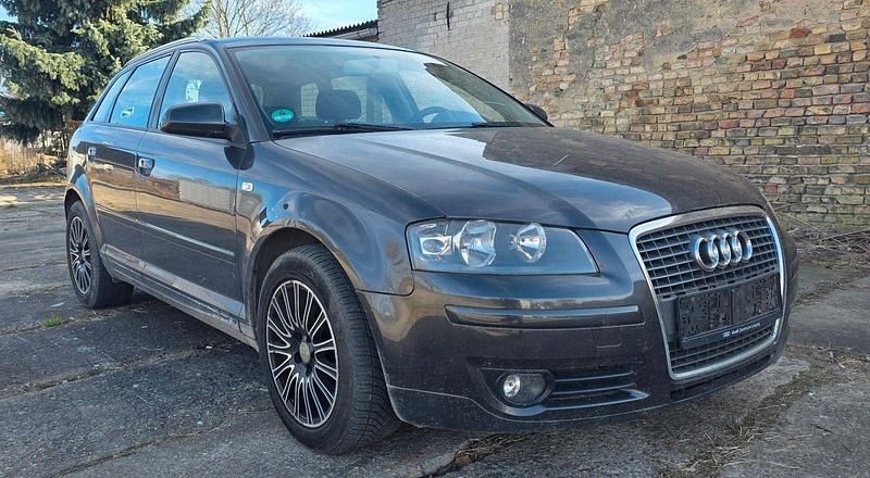 Gebraucht Audi A3 Attraction 102 PS (75 kW) 2006 Schwarz Kleinwagen