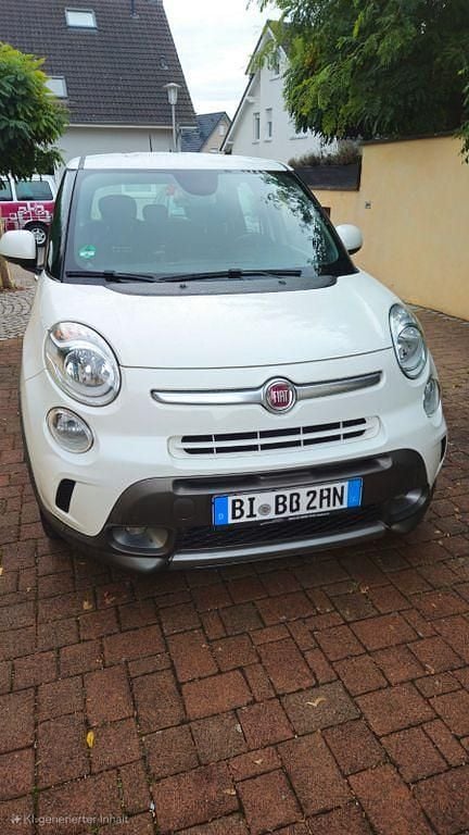 Weiß Gebraucht 2017 Fiat 500L Trekking Van / Kleinbus | 7.499 € (Guter Preis) - Bild 1/4