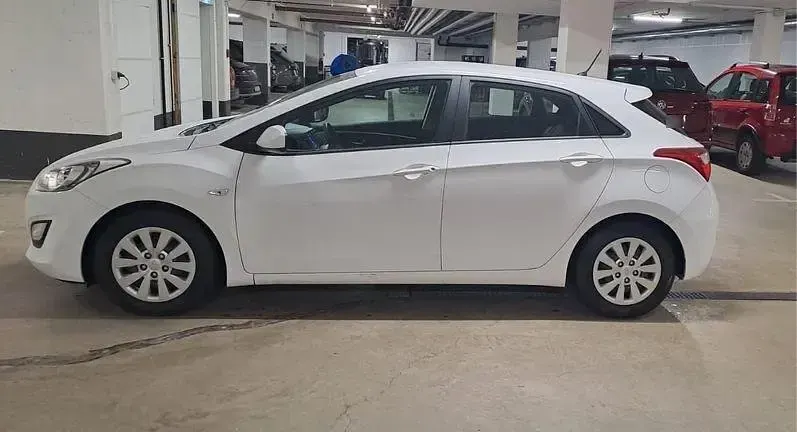 Second-hand Hyundai i30 100 CP (73 kW) 2015 Alb Hatchback