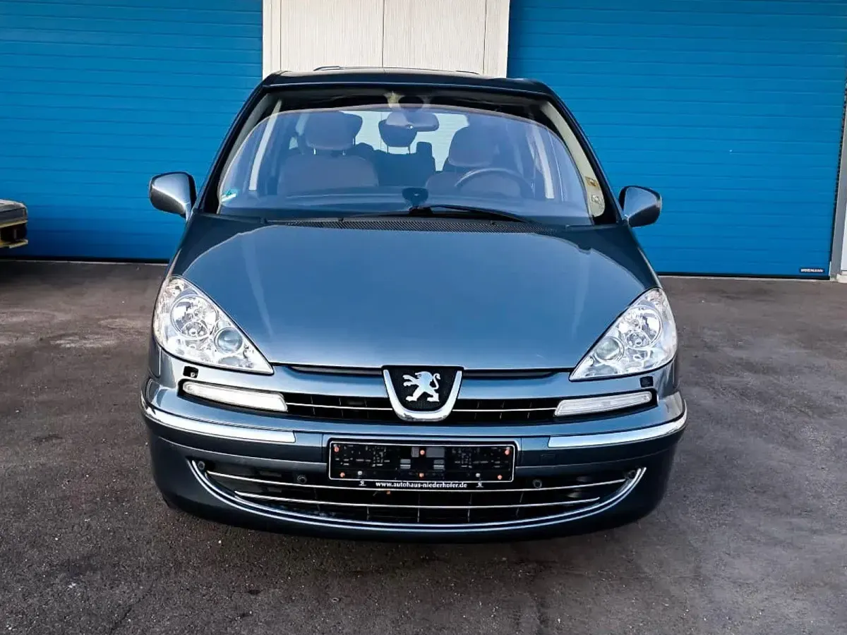 Gebraucht Peugeot 807 Premium 136 PS (100 kW) 2011 Grau Van / Kleinbus