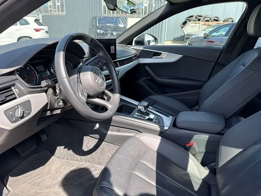 Gebraucht Audi A4 Advanced 150 PS (110 kW) 2020 Schwarz Kombi