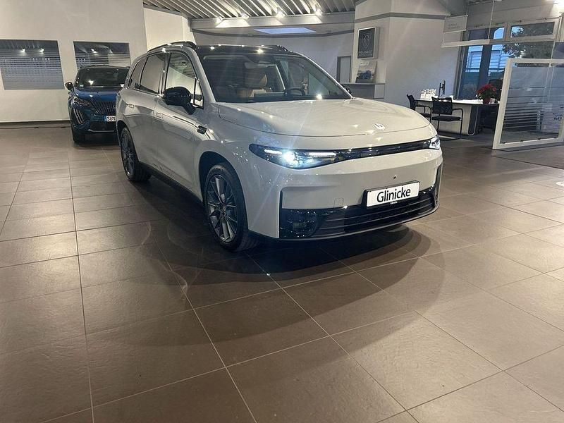 Neu Leapmotor C10 160 kW (218 PS) 2025 Grau SUV