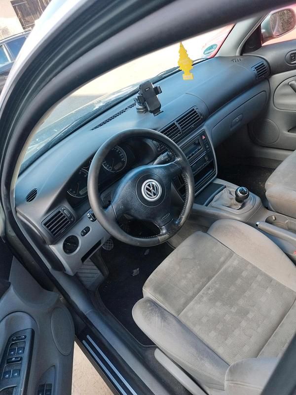 Gebraucht VW Passat 150 PS (110 kW) 2001 Andere farben Kombi