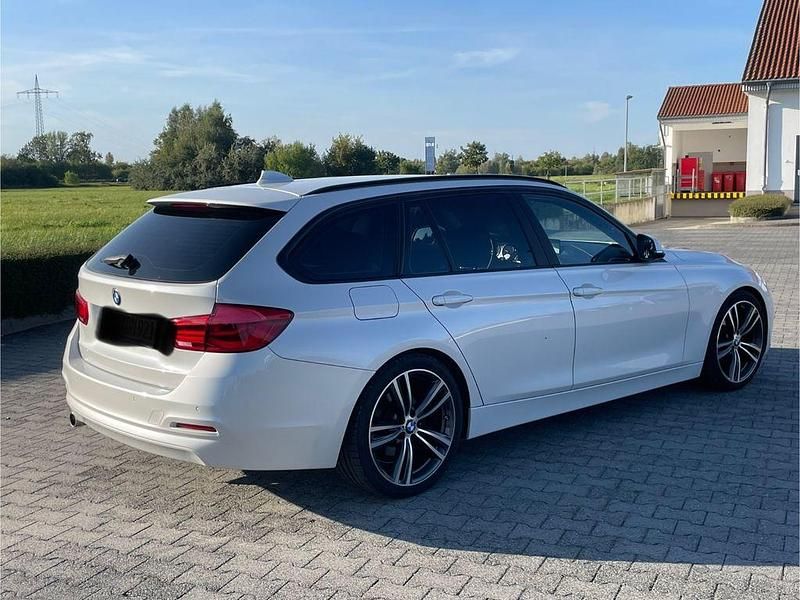 Gebraucht BMW 318 Performance 150 PS (110 kW) 2015 Weiß Kombi
