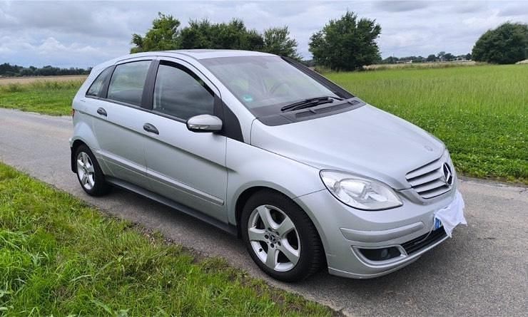 Silber Gebraucht 2005 Mercedes B180 Van / Kleinbus | 3.650 € (Fairer Preis) - Bild 1/4