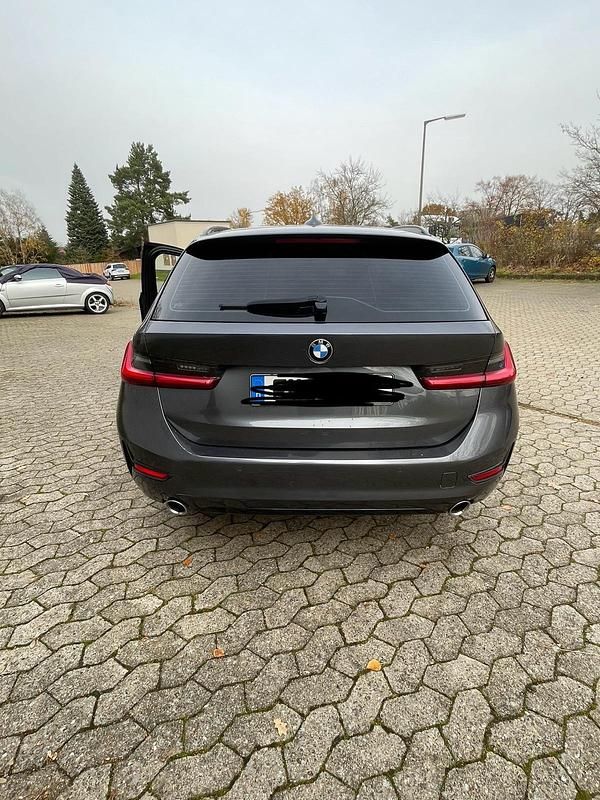 Gebraucht BMW 320 Sport Line 190 PS (139 kW) 2019 Grau Kombi