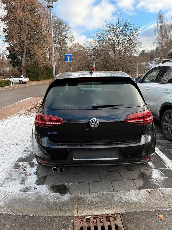 Gebraucht VW Golf VII GTE 209 PS (153 kW) 2015 Schwarz Kleinwagen