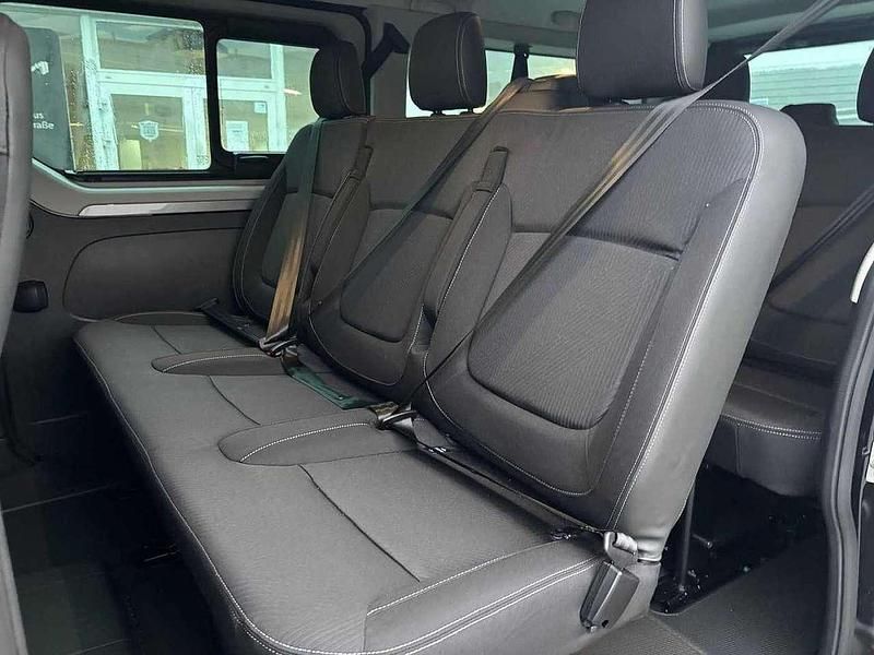 Second-hand Renault Trafic Evolution 150 CP (110 kW) 2025 Negru Monovolum