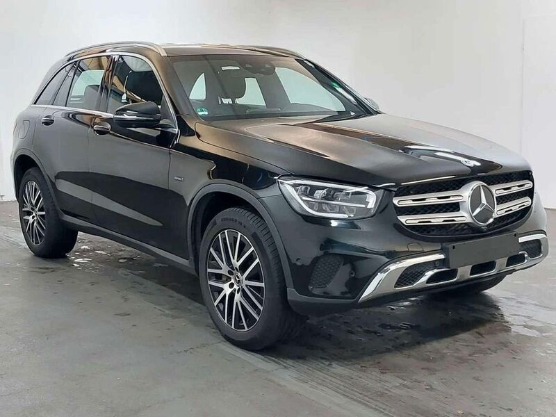 Schwarz Gebraucht 2020 Mercedes GLC300e SUV | 31.950 € (Teuer) - Bild 1/4