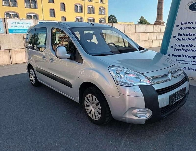 Grau Gebraucht 2010 Citroën Berlingo XTR Van / Kleinbus | 2.300 € (Superpreis) - Bild 1/4