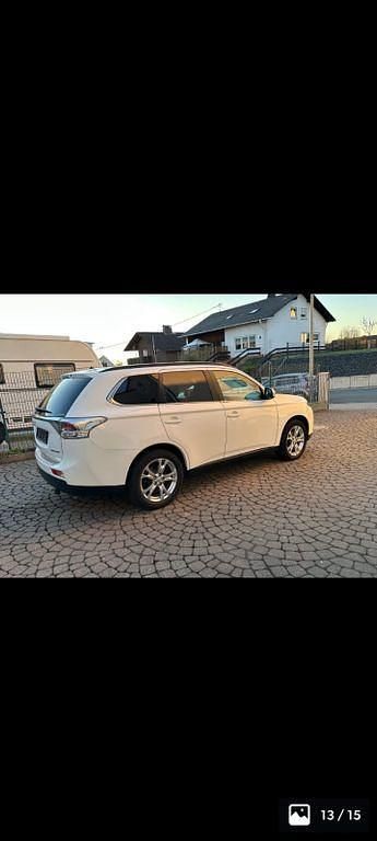 Używany Mitsubishi Outlander 156 KM (114 kW) 2013 Biały SUV