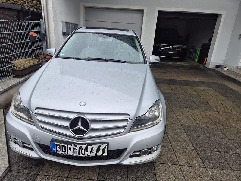 Gebraucht Mercedes C220 Avantgarde 170 PS (125 kW) 2011 Grau Limousine