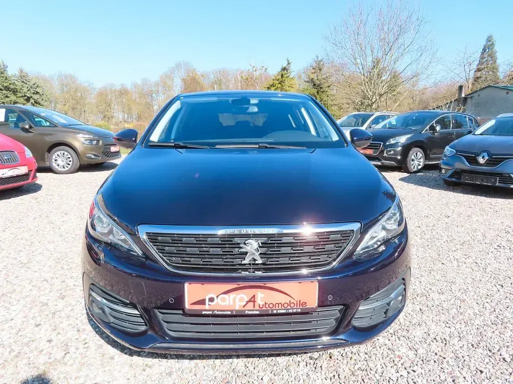 Gebraucht Peugeot 308 Active 110 PS (80 kW) 2019 Blau Limousine