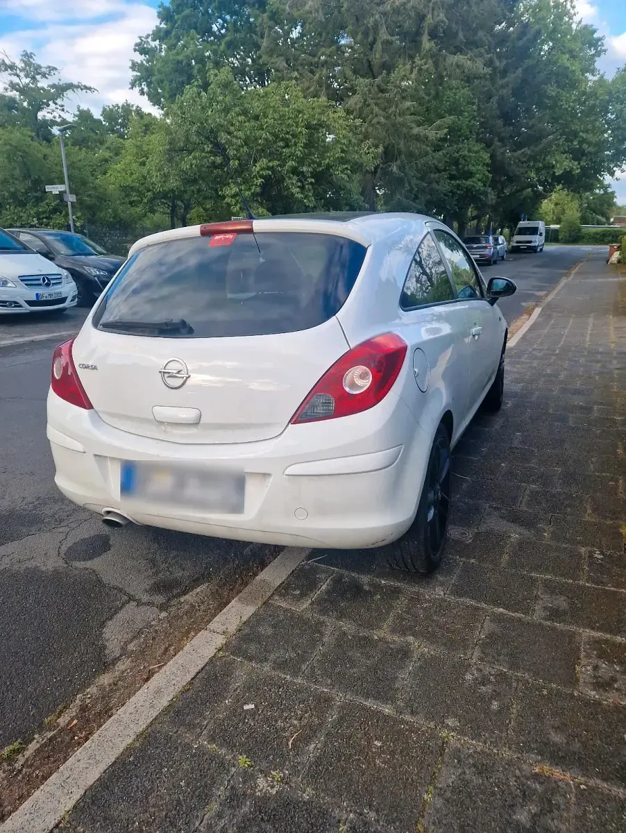 Gebraucht Opel Corsa 101 PS (74 kW) 2011 Weiß Kleinwagen