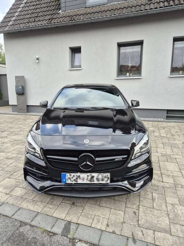 Schwarz Gebraucht 2016 Mercedes CLA45 AMG AMG Limousine | 30.555 € (Fairer Preis) - Bild 1/4
