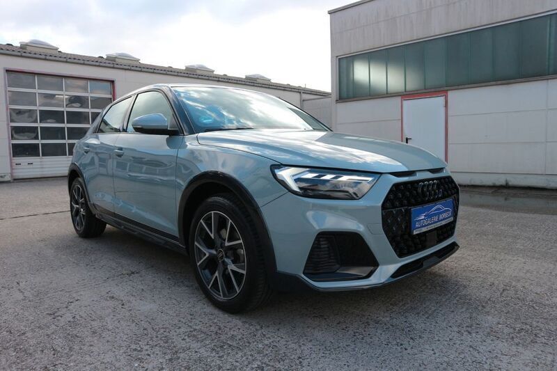 Grau Gebraucht 2024 Audi A1 Sport Kleinwagen | 25.670 € (Guter Preis) - Bild 1/4