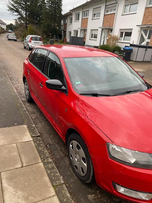 Gebraucht Skoda Rapid 86 PS (63 kW) 2014 Rot Kleinwagen