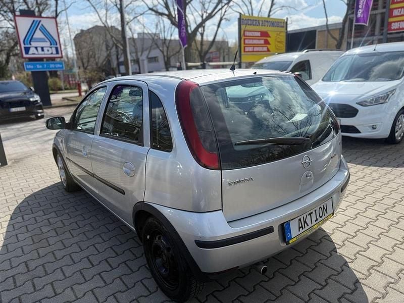 Gebraucht Opel Corsa Basis 80 PS (58 kW) 2003 Silber Kleinwagen