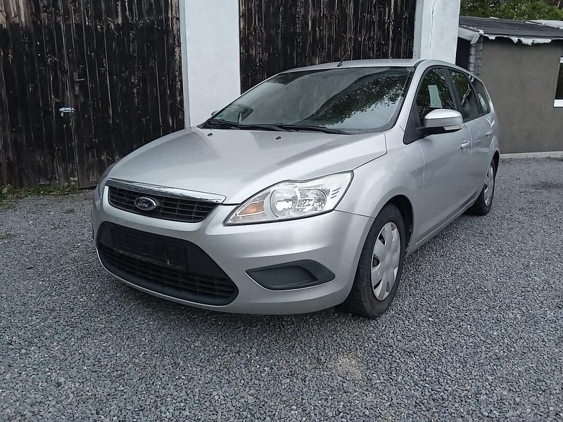 Silber Gebraucht 2008 Ford Focus Kombi | 3.950 € (Etwas zu teuer) - Bild 1/4