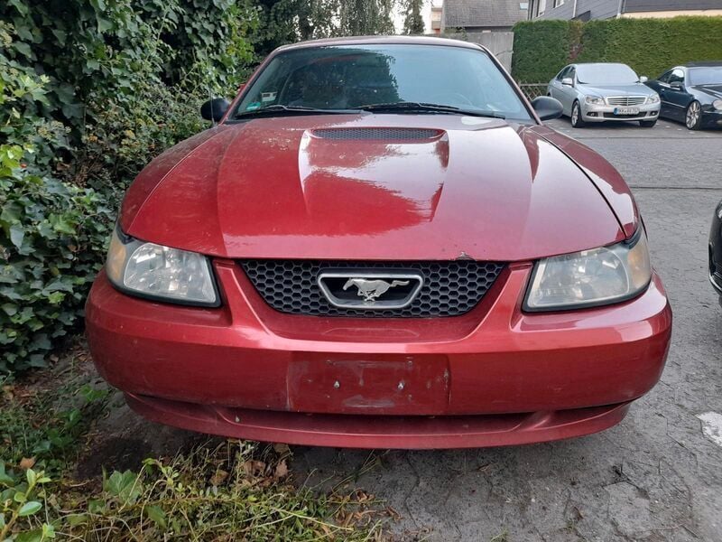 Rot Gebraucht 2000 Ford Mustang Coupé | 2.300 € - Bild 1/4