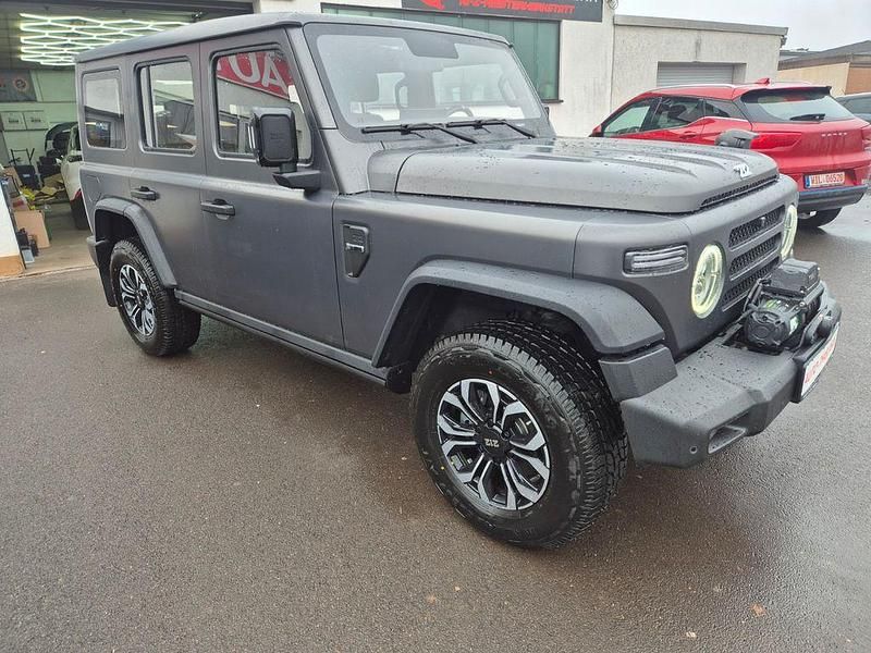 Neu BAW 212 166 PS (122 kW) 2026 Grau SUV