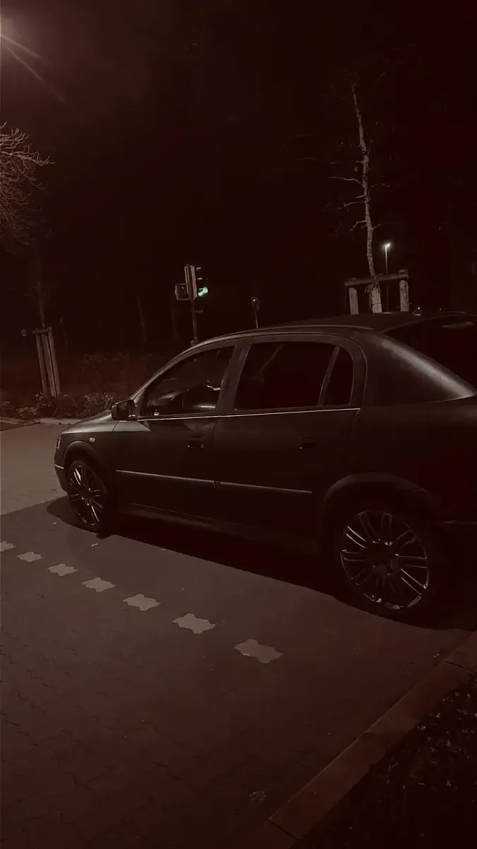 Gebraucht Opel Astra 100 PS (73 kW) 2003 Schwarz Limousine