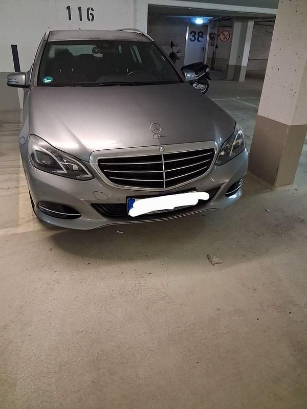 Gebraucht Mercedes E220 170 PS (125 kW) 2014 Grau Kombi