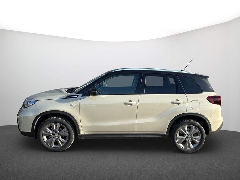 Gebraucht Suzuki Vitara Comfort 110 PS (80 kW) 2025 Savannah/cosmic blac SUV