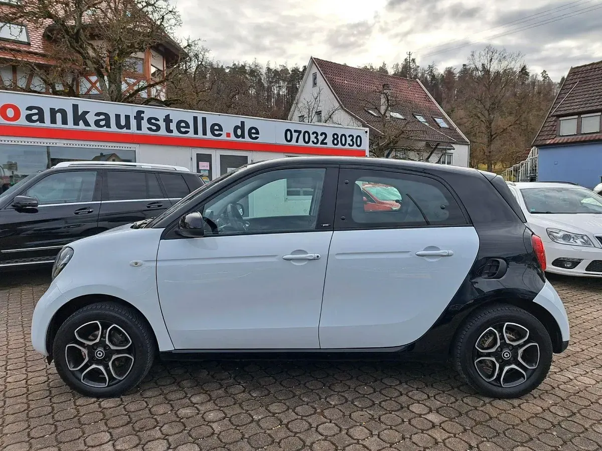 Gebraucht Smart ForFour Basis 90 PS (66 kW) 2018 Schwarz Kleinwagen