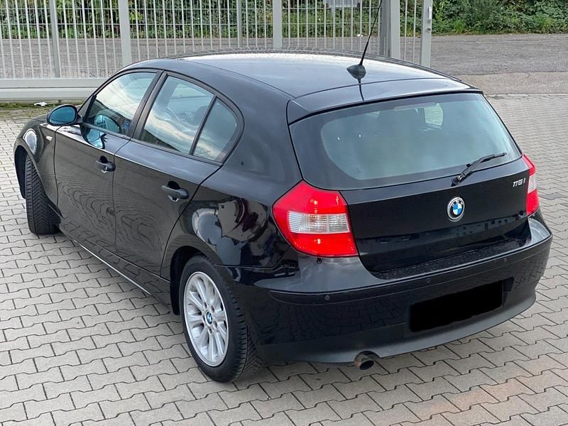 Gebraucht BMW 116 116 PS (85 kW) 2005 Schwarz Kleinwagen