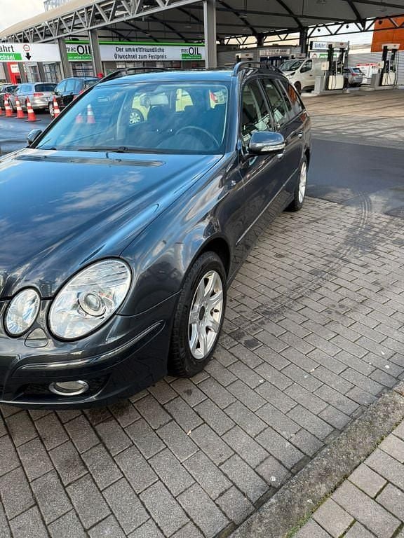 Gebraucht Mercedes E220 Elegance 170 PS (125 kW) 2008 Grau Limousine