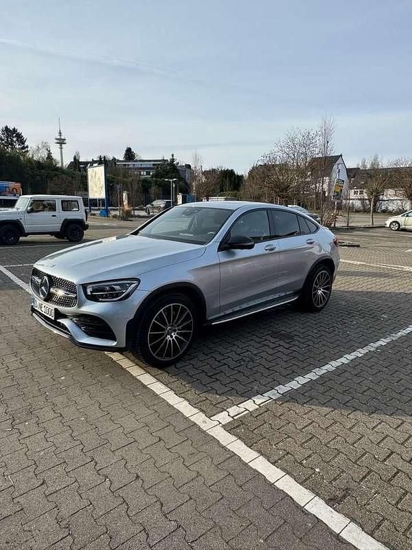 Grau Gebraucht 2023 Mercedes GLC300 SUV | 50.900 € (Superpreis) - Bild 1/4