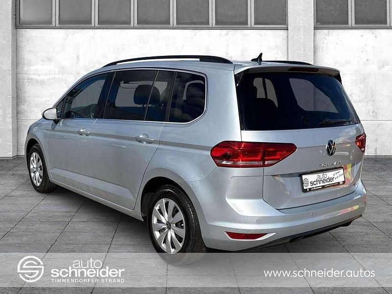 Gebraucht VW Touran Comfortline 150 PS (110 kW) 2022 Silber Van / Kleinbus
