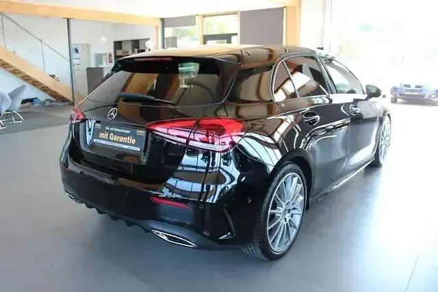 Gebraucht Mercedes A180 AMG line 116 PS (85 kW) 2023 Schwarz Limousine